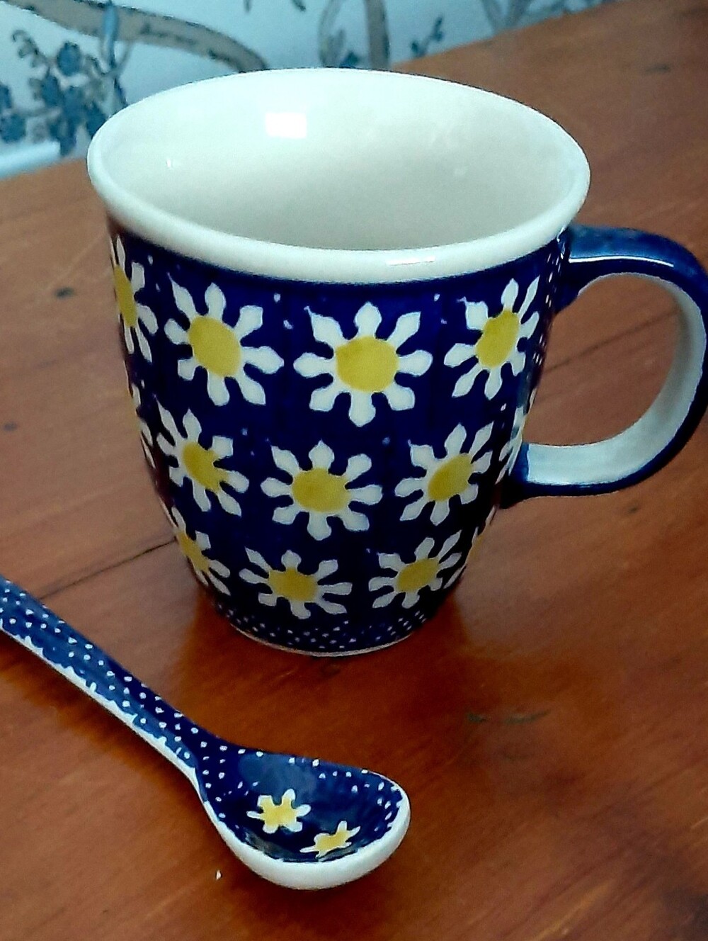 Rare! Boleslawiec Polish Pottery Cobalt & Yellow Daisy Mug with Matching Spoon